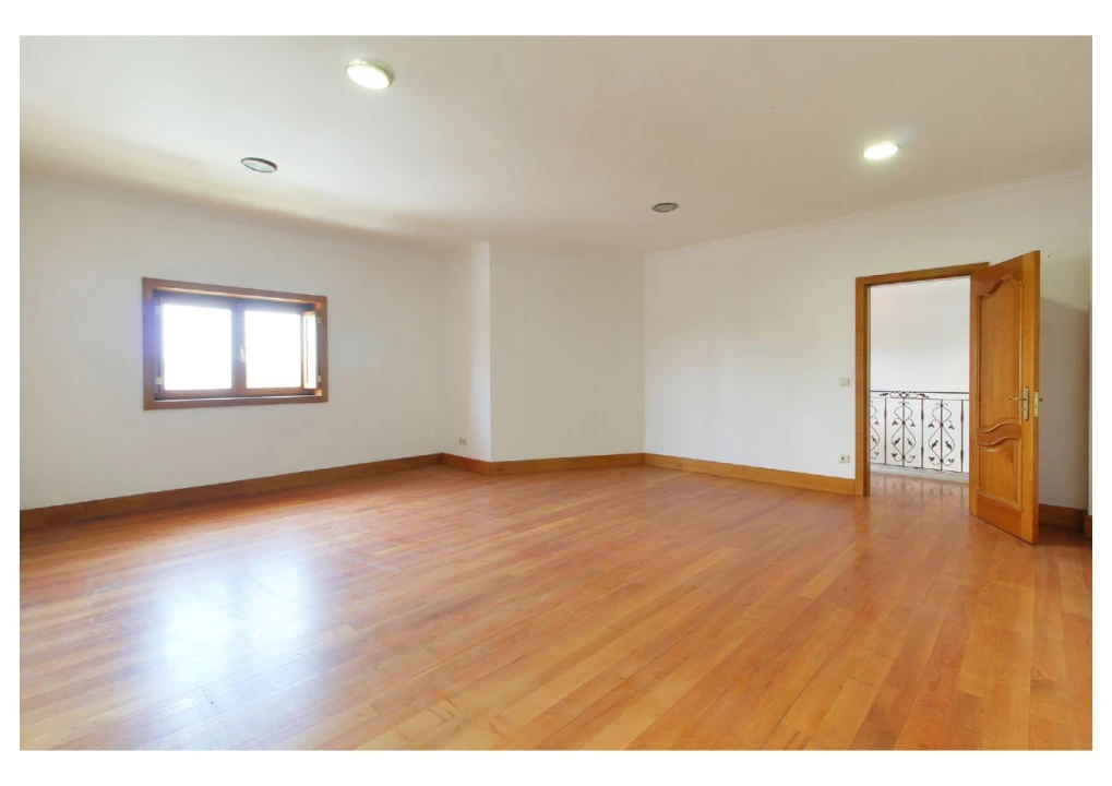 Moradia T6 para Venda em Sobrosa Foto 12