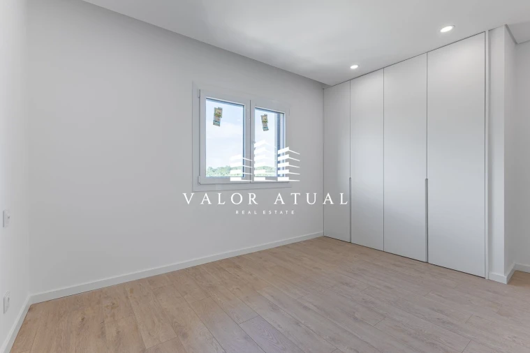 Moradia T4 para Venda em Fernao Ferro Foto 19