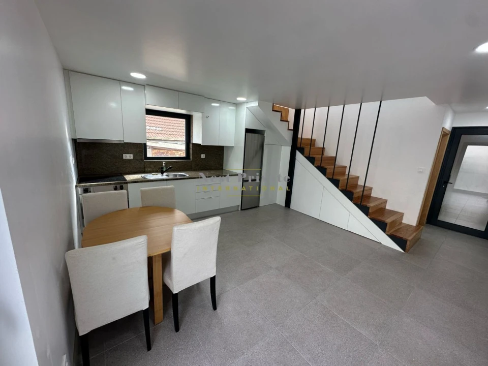 Apartamento T2 para Arrendamento em Campanhã Foto 4