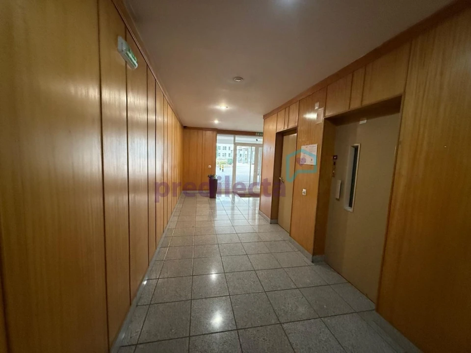 Apartamento T1 para Arrendamento em Paranhos Foto 3