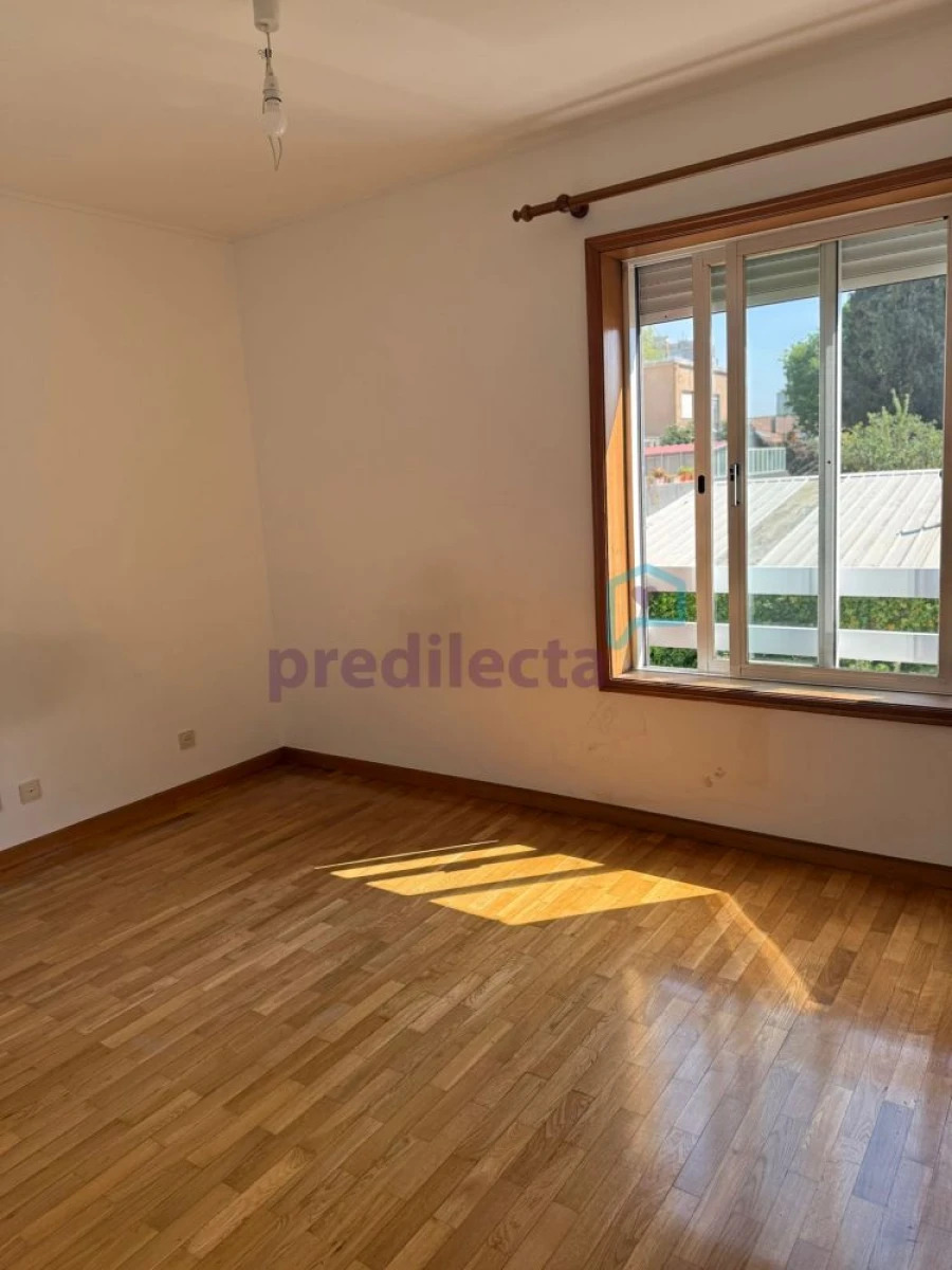 Apartamento T1 para Arrendamento em Paranhos Foto 10