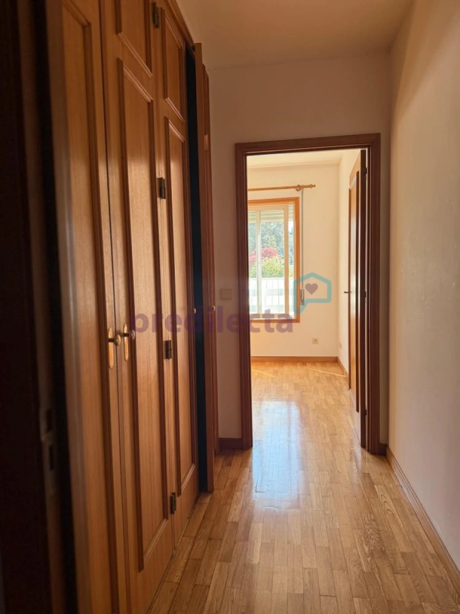 Apartamento T1 para Arrendamento em Paranhos Foto 8