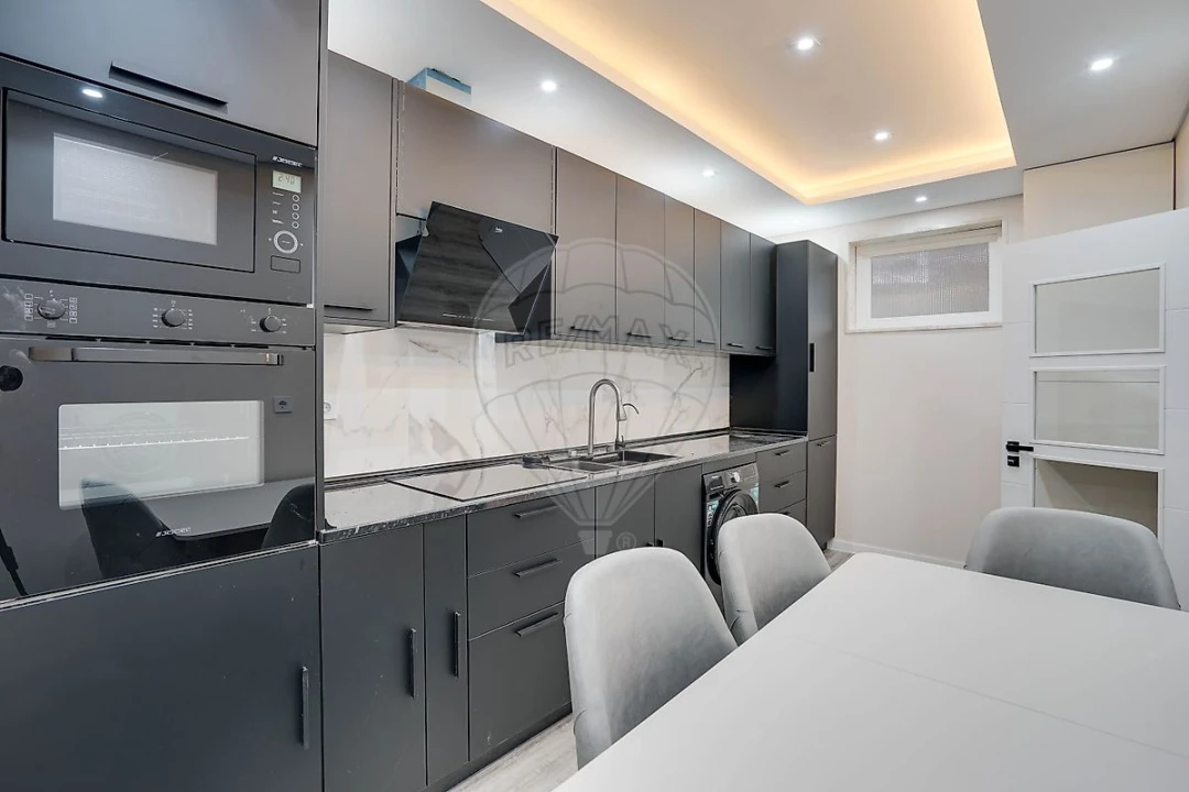 Apartamento T2 para Venda em Arroios Foto 10