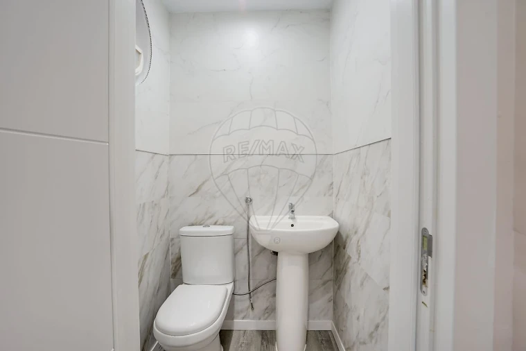 Apartamento T2 para Venda em Arroios Foto 27