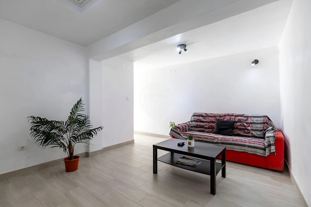 Moradia T2 para Venda em Santa Maria, São Pedro e Matacães Foto 2