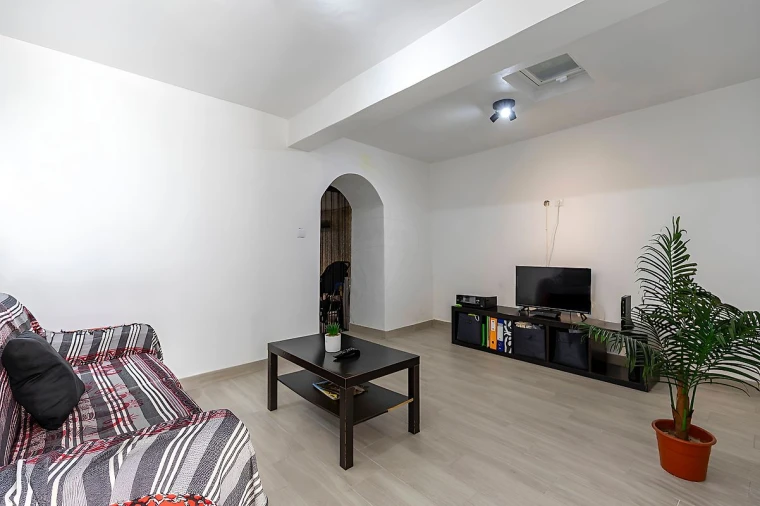 Moradia T2 para Venda em Santa Maria, São Pedro e Matacães Foto 3