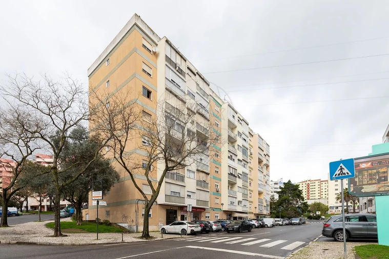 Apartamento T2 para Venda em Odivelas Foto 5