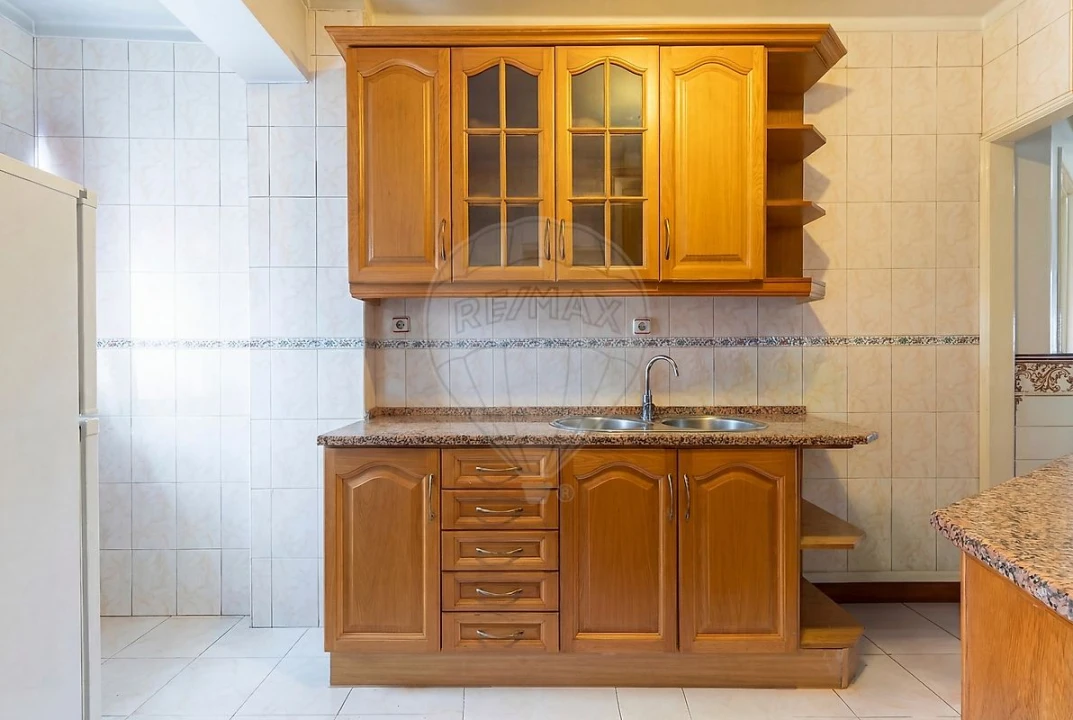 Apartamento T2 para Venda em Odivelas Foto 1