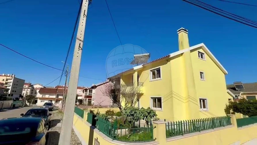 Moradia T5 para Venda em Algueirão-Mem Martins Foto 33