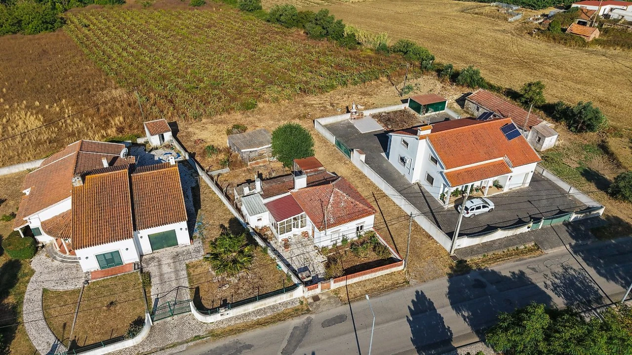 Moradia T3 para Venda em Arruda dos Vinhos Foto 5