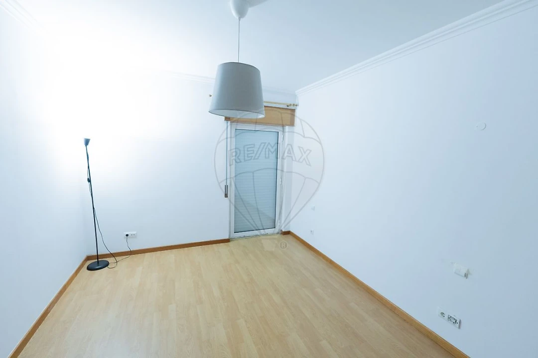 Apartamento T2 para Venda em Alcabideche Foto 12