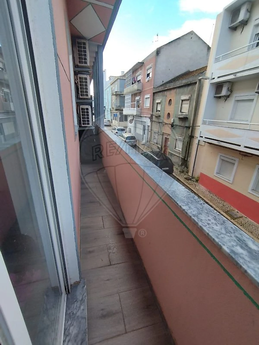 Apartamento T2 para Venda em Baixa da Banheira e Vale da Amoreira Foto 3