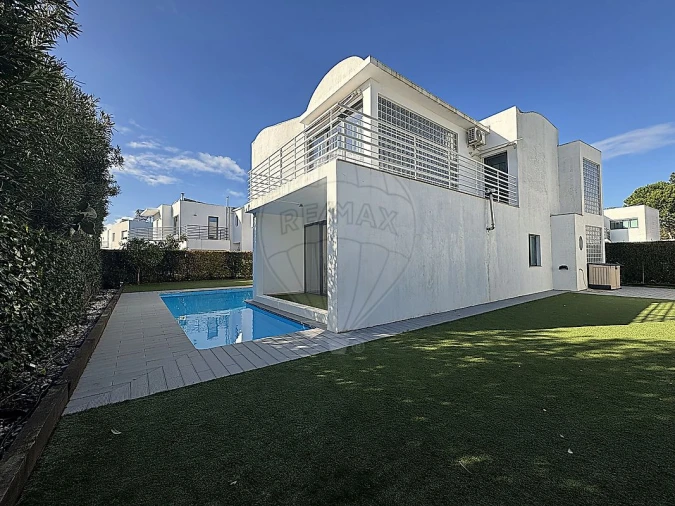 Moradia T4 para Arrendamento em Quinta do Anjo Foto 35