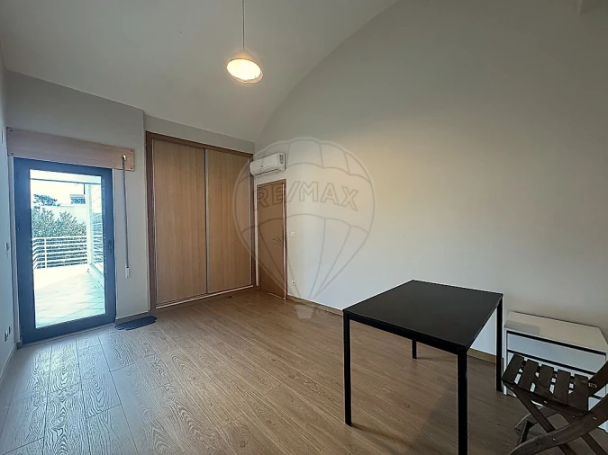 Moradia T4 para Arrendamento em Quinta do Anjo Foto 24