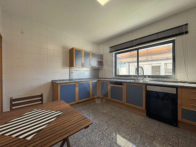 Moradia T4 para Arrendamento em Quinta do Anjo Foto 27