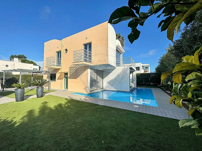 Moradia T4 para Arrendamento em Quinta do Anjo Foto 4