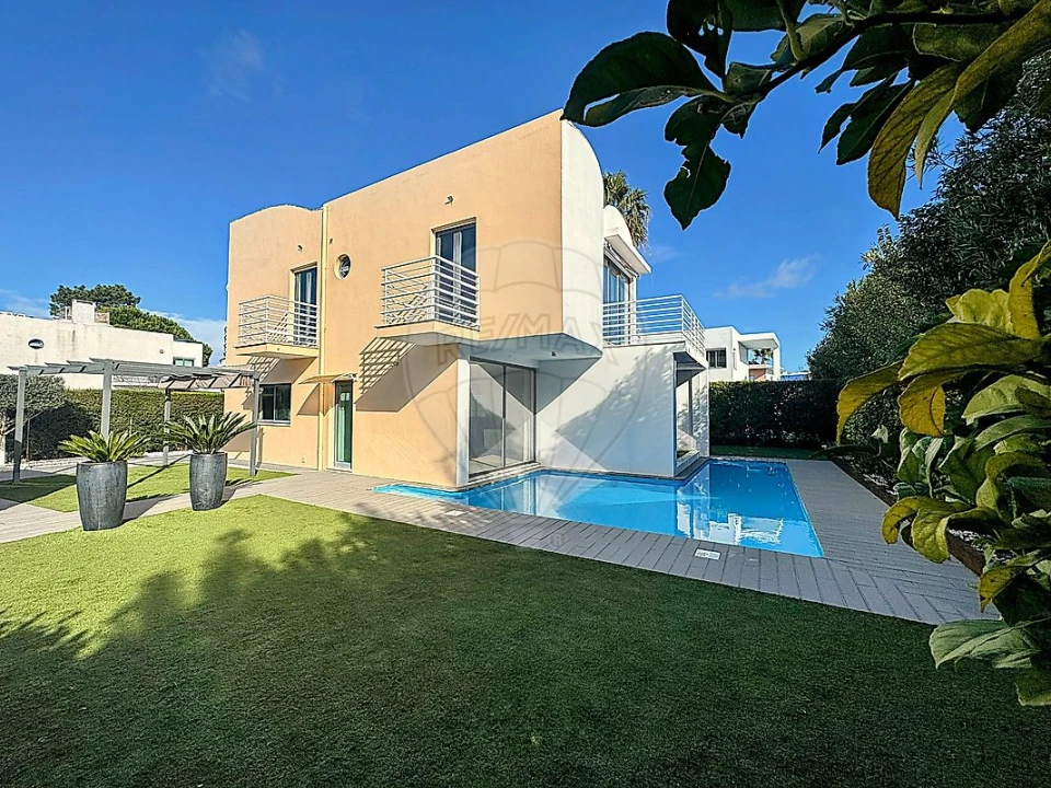 Moradia T4 para Arrendamento em Quinta do Anjo Foto 4