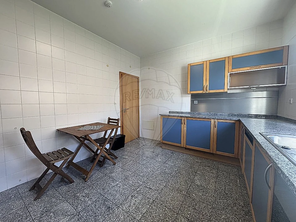 Moradia T4 para Arrendamento em Quinta do Anjo Foto 28