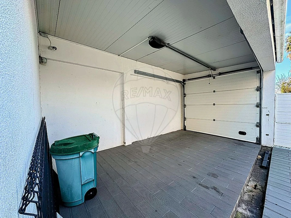 Moradia T4 para Arrendamento em Quinta do Anjo Foto 9