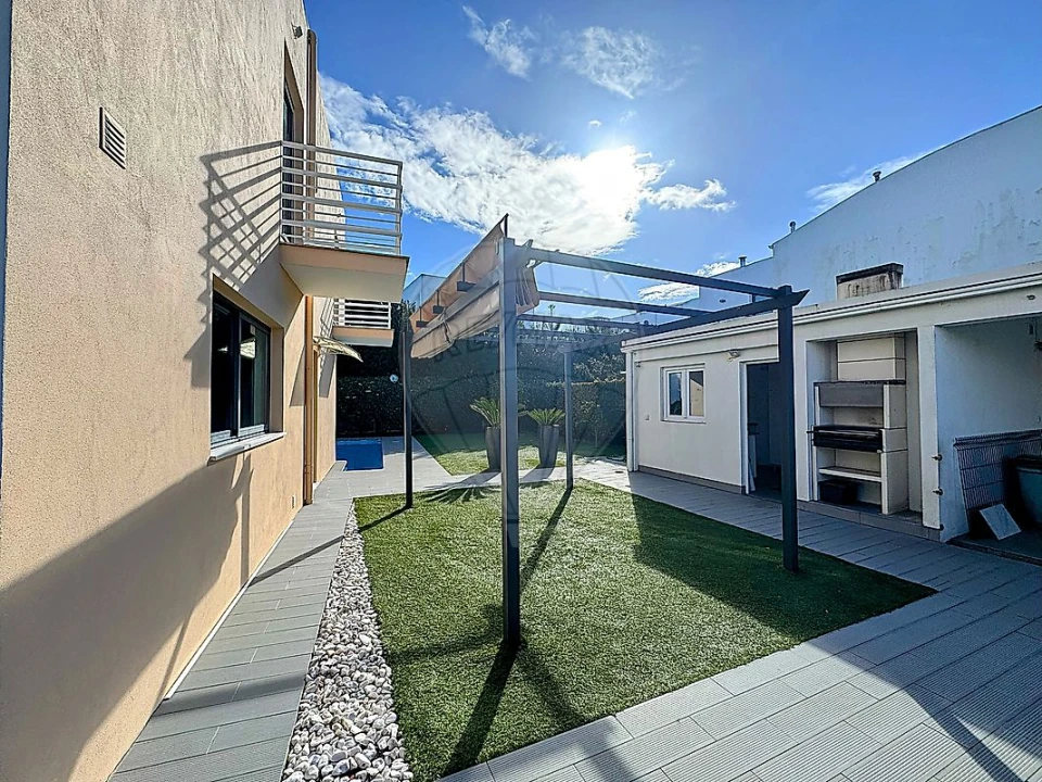 Moradia T4 para Arrendamento em Quinta do Anjo Foto 16