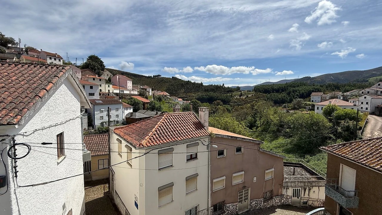 Moradia T3 para Venda em Cadafaz e Colmeal Foto 13