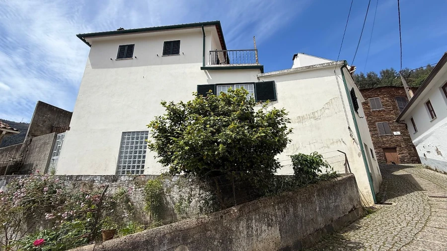 Moradia T3 para Venda em Cadafaz e Colmeal Foto 2