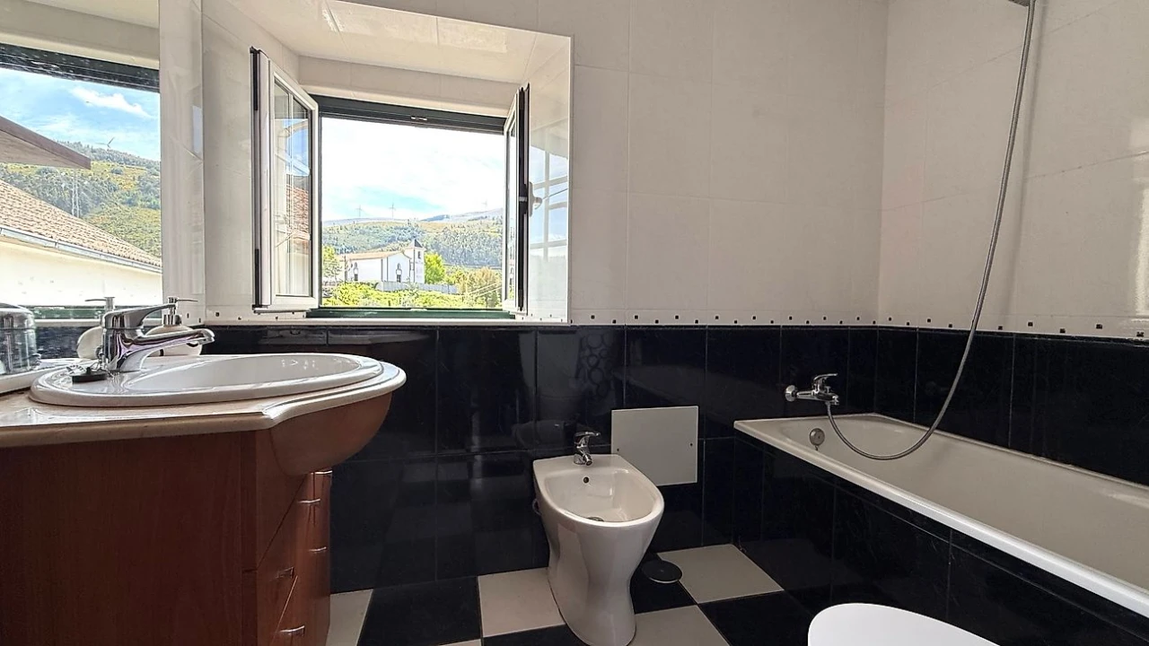 Moradia T3 para Venda em Cadafaz e Colmeal Foto 18