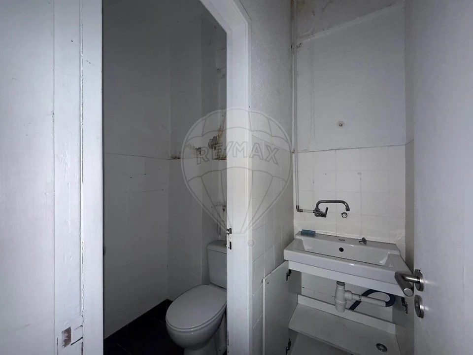 Loja para Venda em Rio de Mouro Foto 7