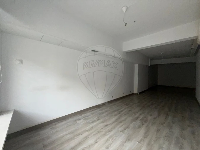 Loja para Venda em Rio de Mouro