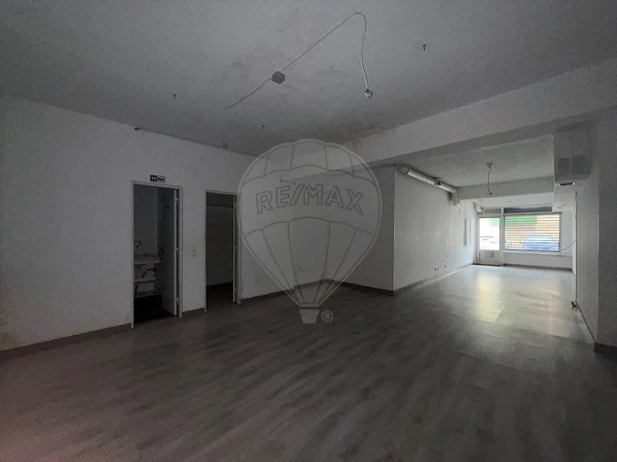 Loja para Venda em Rio de Mouro Foto 4