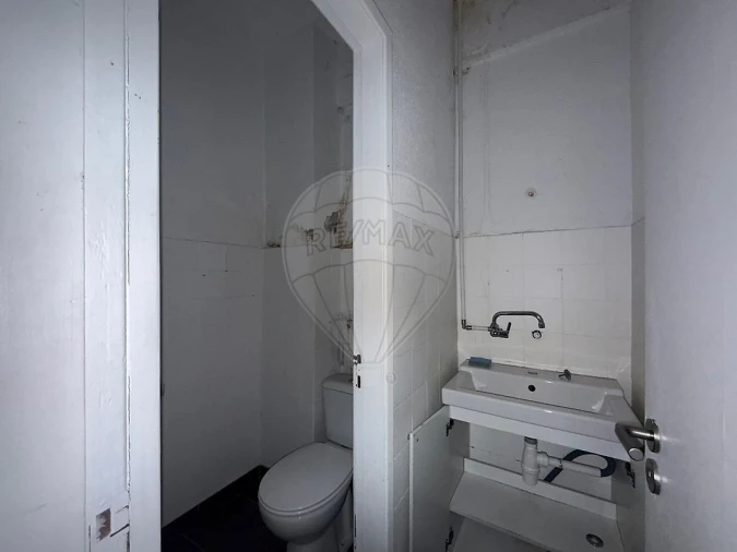 Loja para Venda em Rio de Mouro Foto 7