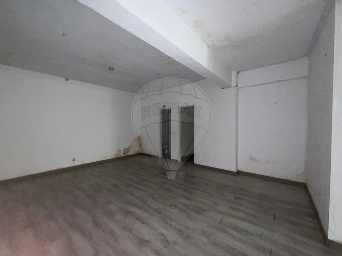 Loja para Venda em Rio de Mouro Foto 5