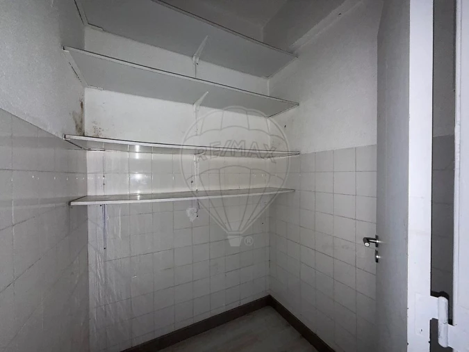 Loja para Venda em Rio de Mouro Foto 9