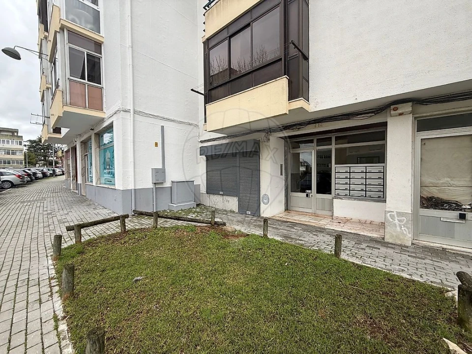 Loja para Venda em Rio de Mouro Foto 11