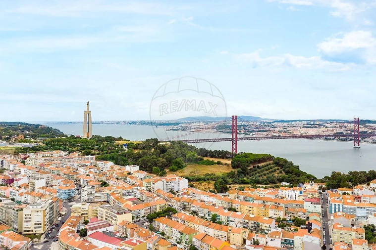 Loja para Venda em Almada, Cova da Piedade, Pragal e Cacilhas Foto 10