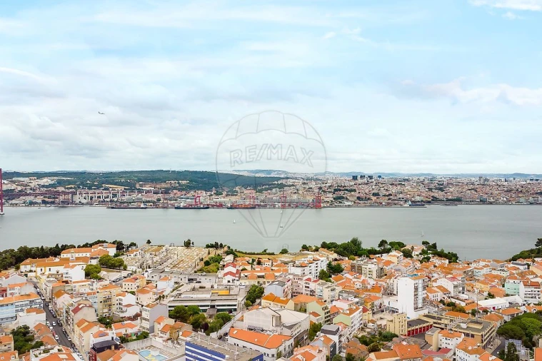 Loja para Venda em Almada, Cova da Piedade, Pragal e Cacilhas Foto 11