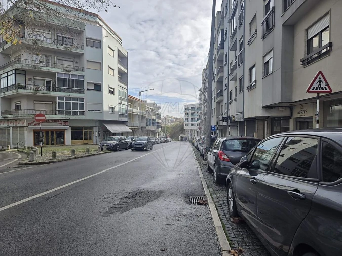 Loja para Venda em Almada, Cova da Piedade, Pragal e Cacilhas Foto 6