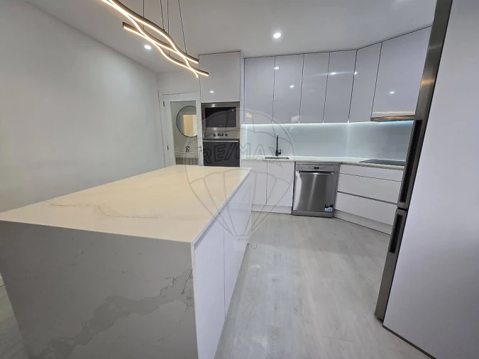 Apartamento T3 para Venda em Pedrouços Foto 9