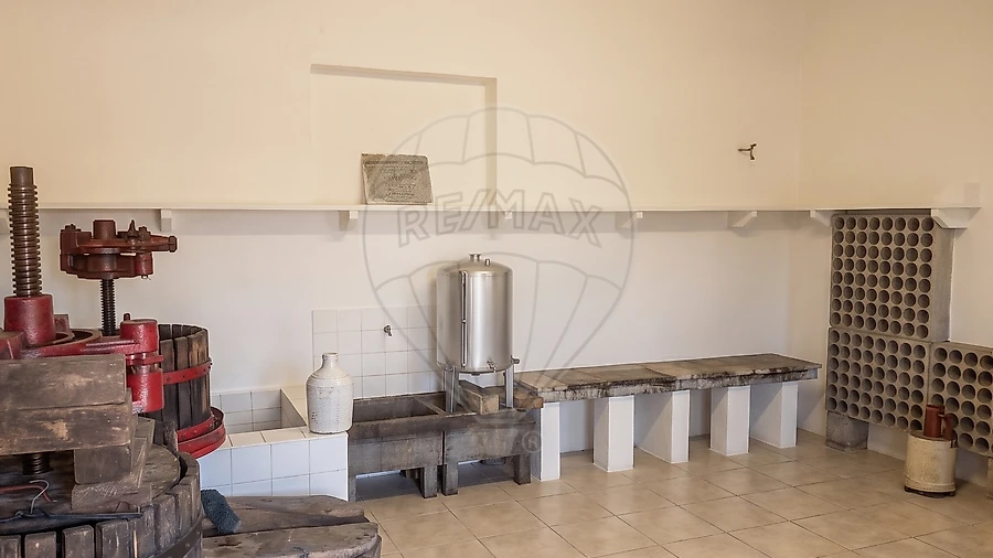 Armazém para Arrendamento em São João das Lampas e Terrugem