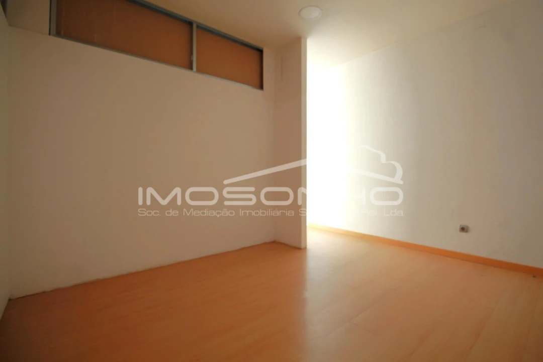 Prédio para Venda em Marinha Grande Foto 11