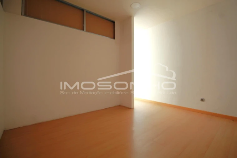 Prédio para Venda em Marinha Grande Foto 11