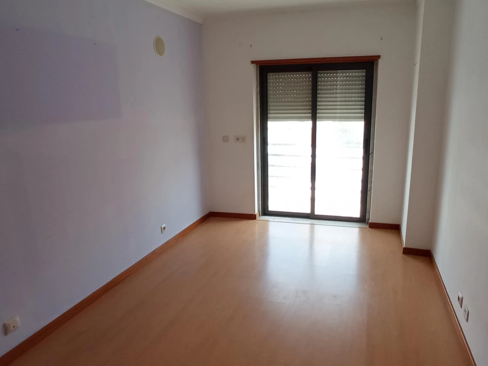 Apartamento T2 para Venda em Agualva e Mira-Sintra Foto 10