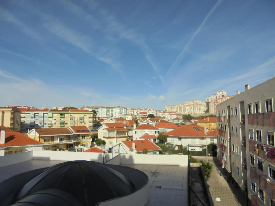 Apartamento T2 para Venda em Agualva e Mira-Sintra Foto 15