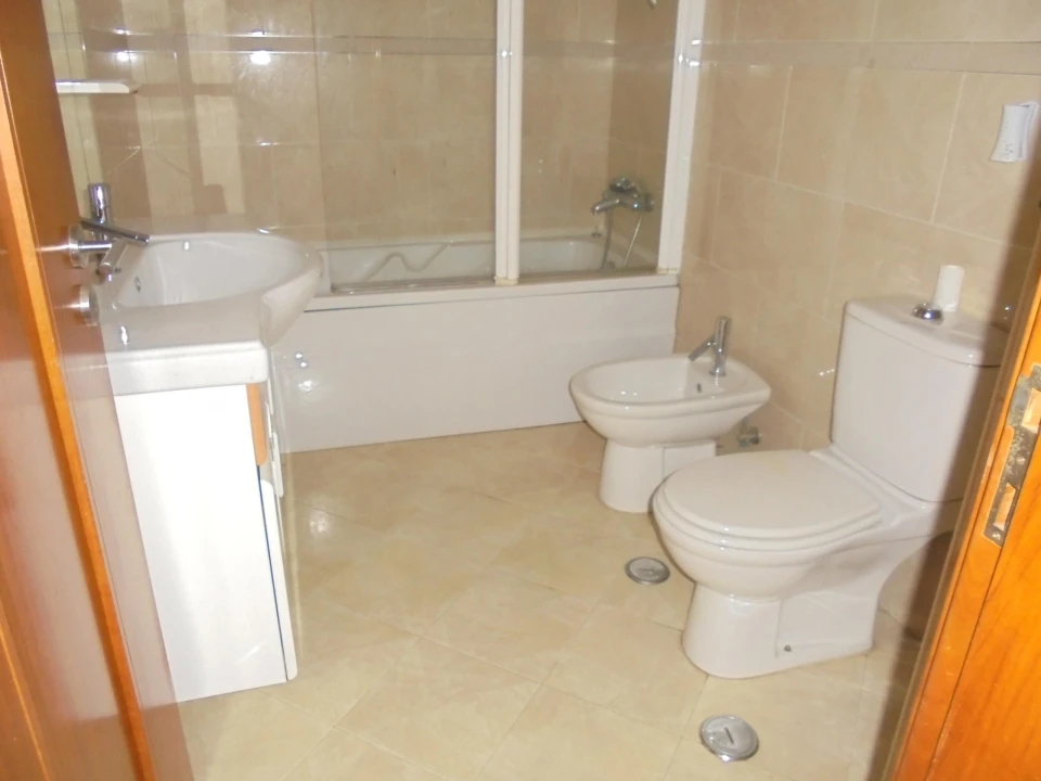 Apartamento T2 para Venda em Agualva e Mira-Sintra Foto 16