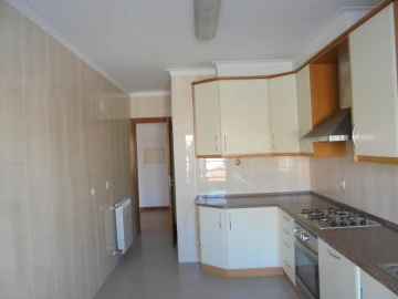 Apartamento T2 para Venda em Agualva e Mira-Sintra