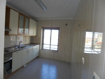 Apartamento T2 para Venda em Agualva e Mira-Sintra
