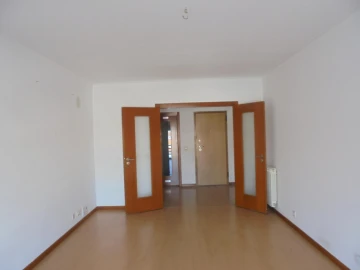 Apartamento T2 para Venda em Agualva e Mira-Sintra