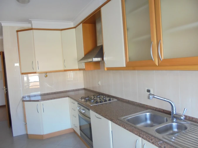 Apartamento T2 para Venda em Agualva e Mira-Sintra Foto 13