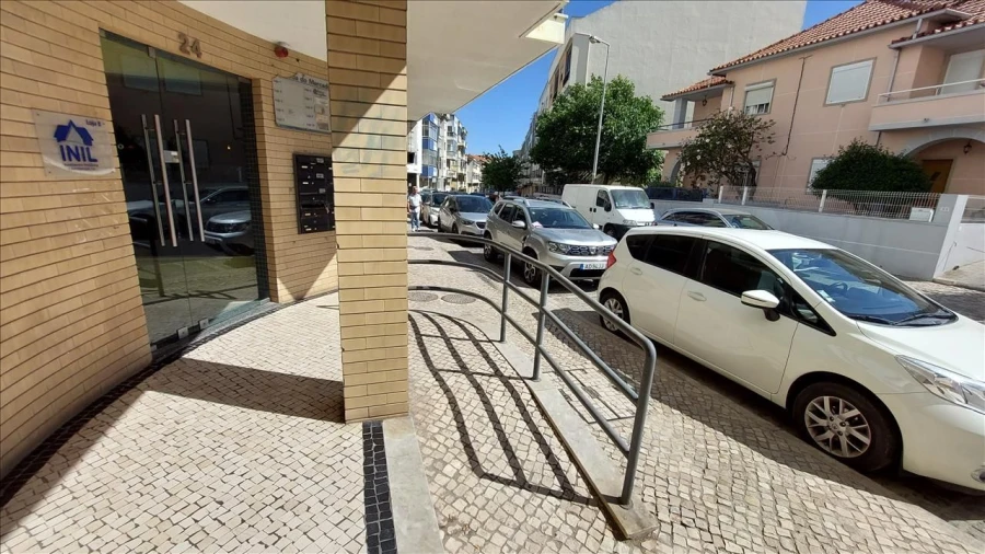 Apartamento T2 para Venda em Agualva e Mira-Sintra Foto 2