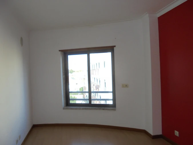 Apartamento T2 para Venda em Agualva e Mira-Sintra Foto 8